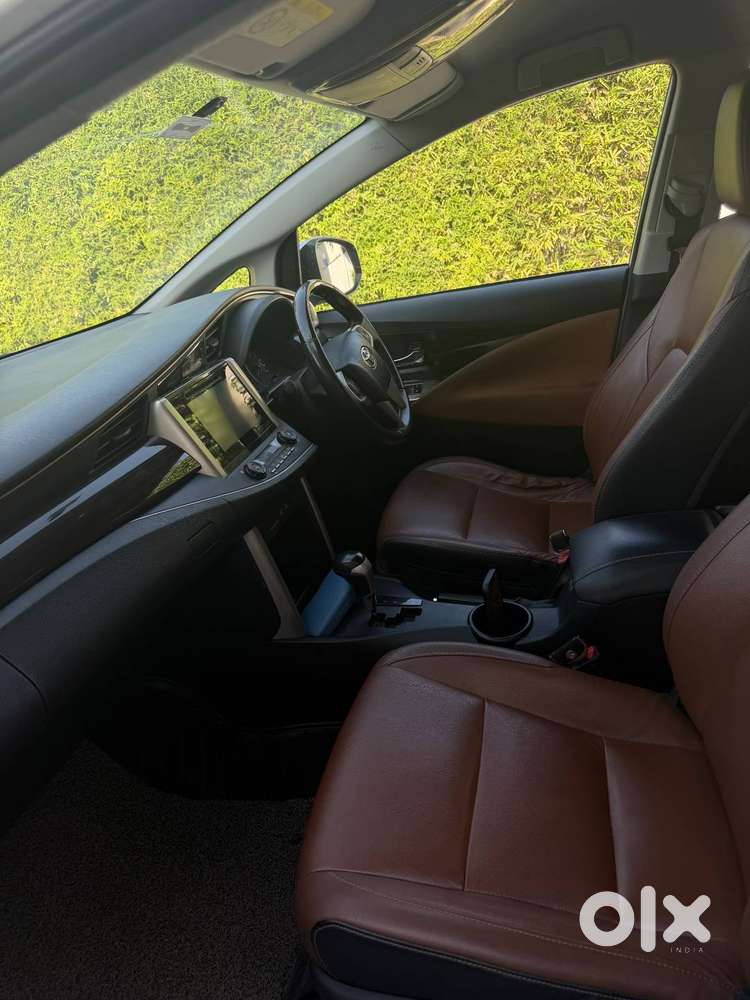 Innova Crysta 2.8 Z Automatic Top 2018 Diesel White Service Record