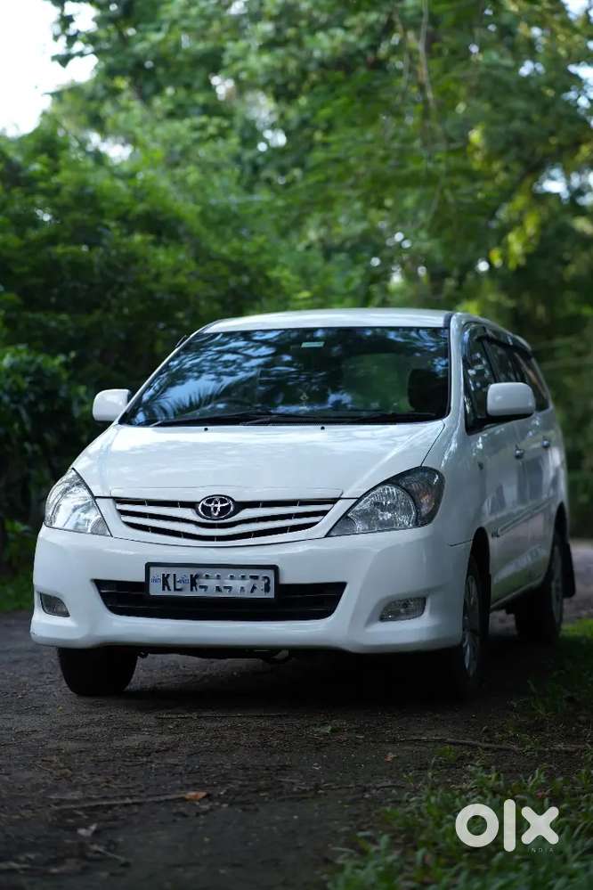 Toyota Innova 2.5 G 2010 Diesel 8 Seater