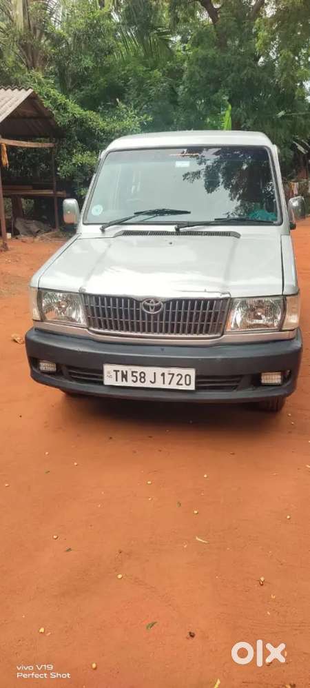 Toyota Qualis 2003