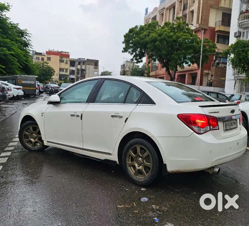 Cruze With Sunroof Only 55k Driven