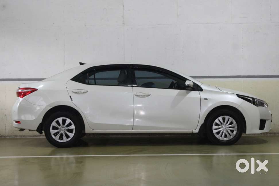 Toyota Corolla Altis [ ] 1.8 J, 2016, Petrol