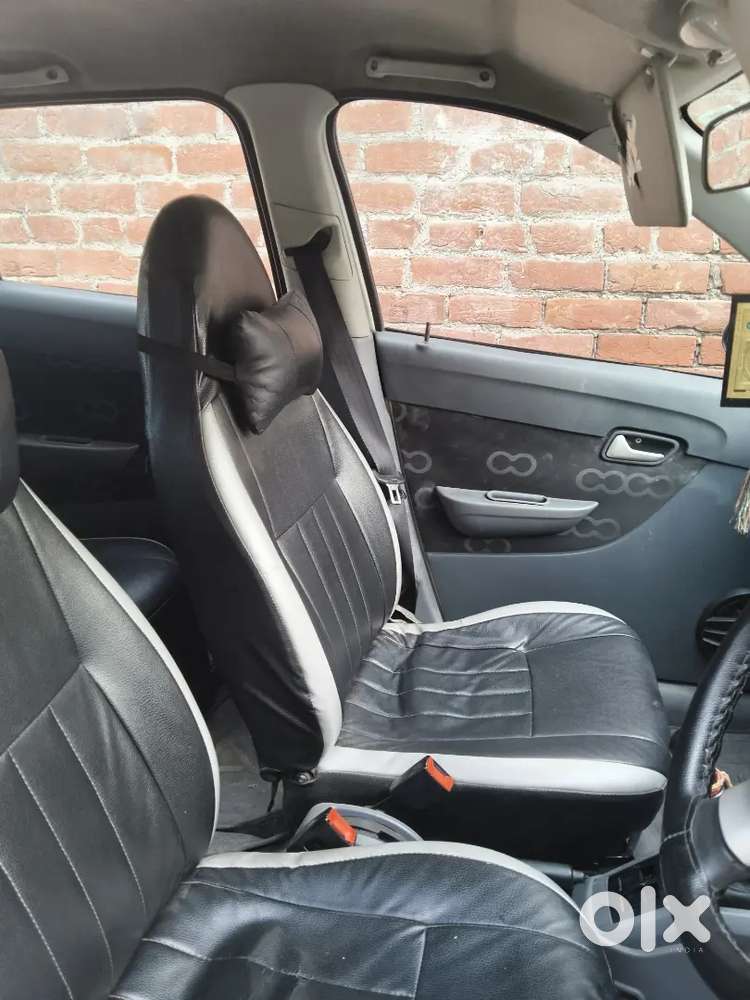 Model=(alto 800 Lxi) Colour=(sup White )body Type=(saloon)