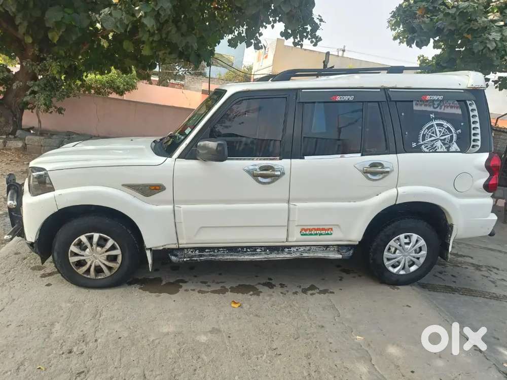 Mahindra Scorpio 2015 Diesel Manual 9 Str