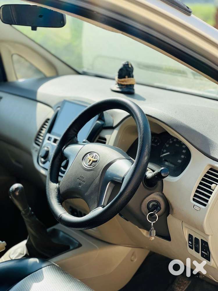 Toyota Innova 2.5 G (diesel) 7 Seater Bs Iv, 2015, Diesel