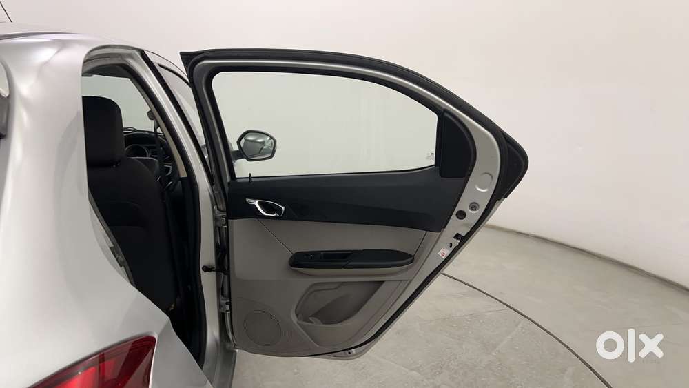 Tata Tiago Xz, 2017, Petrol