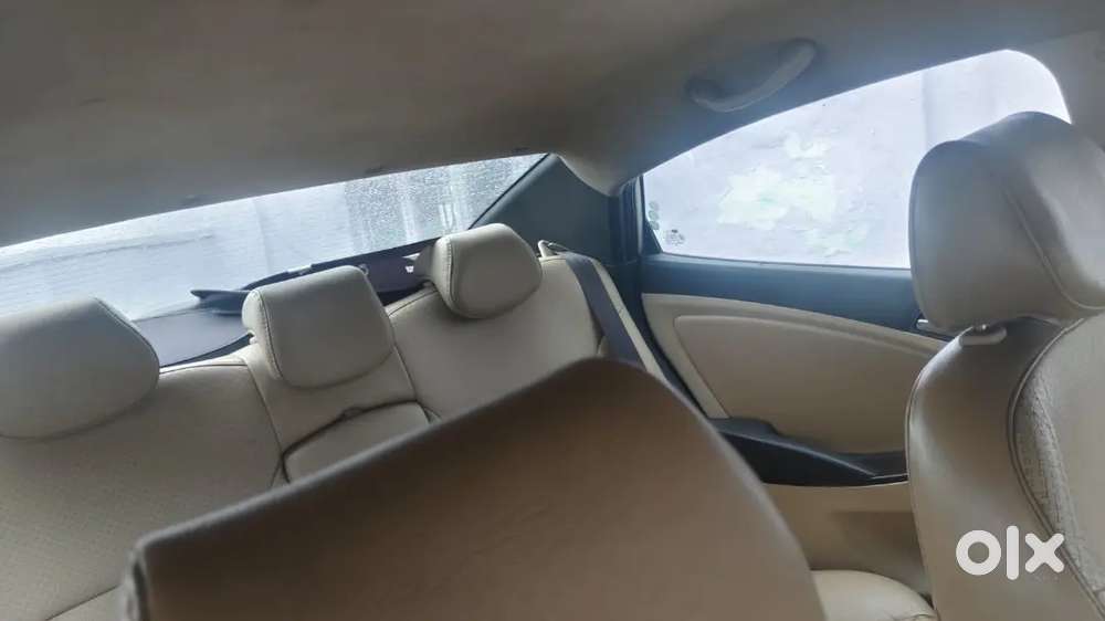 Hyundai Fluidic Verna Crdi 2012