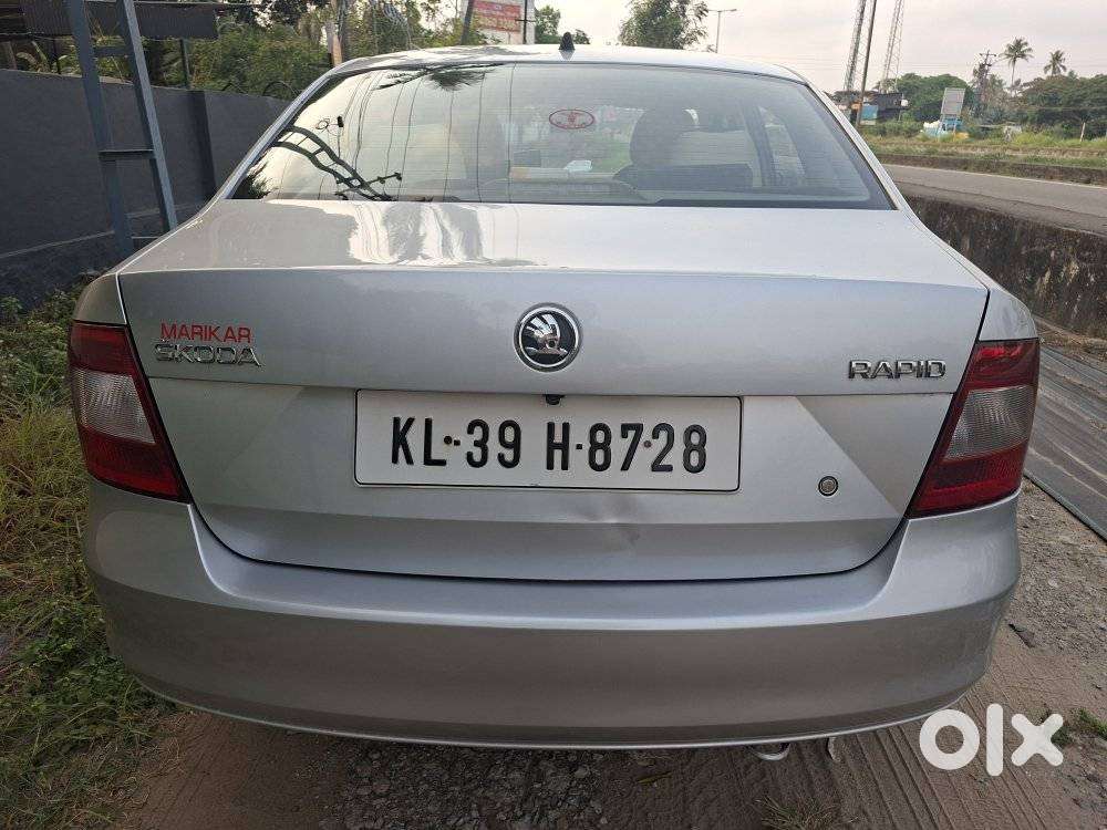 Skoda Rapid Elegance 1.6 Mpfi Mt, 2015, Petrol