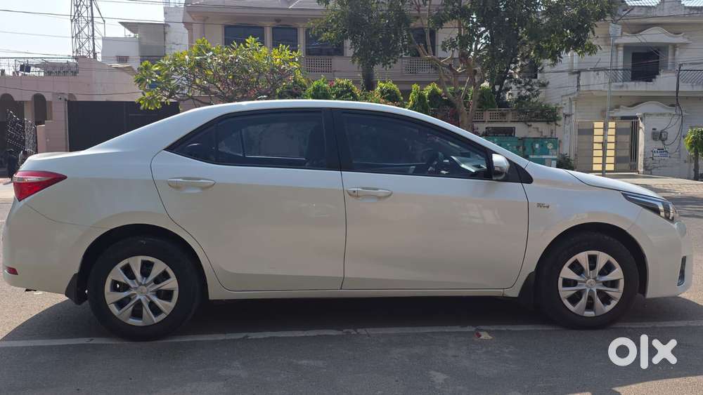 Toyota Corolla Altis J S, 2016, Cng & Hybrids