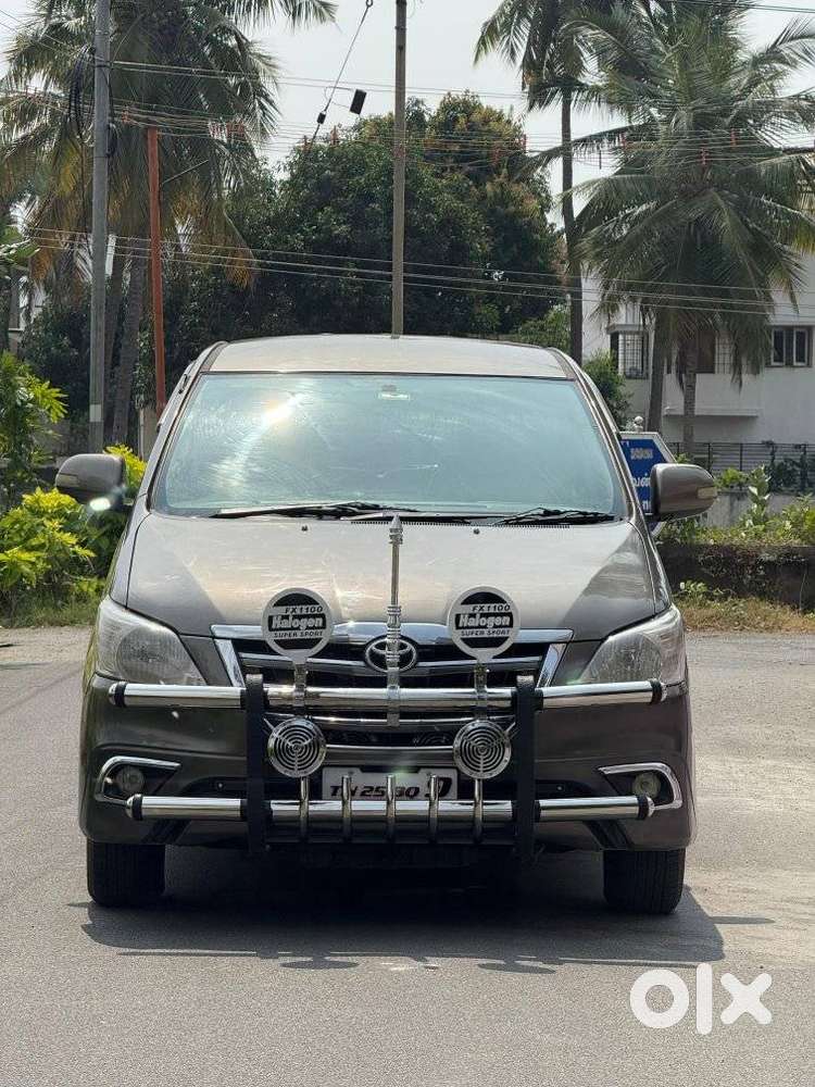 Toyota Innova 2.5 Z Diesel 7 Seater Bs Iv, 2015, Diesel