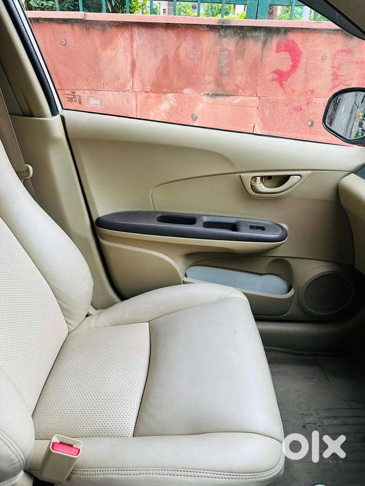 Honda Brio 2012 Petrol Well Maintained