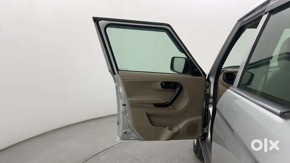 Mahindra Tuv 300 T4, 2016, Diesel
