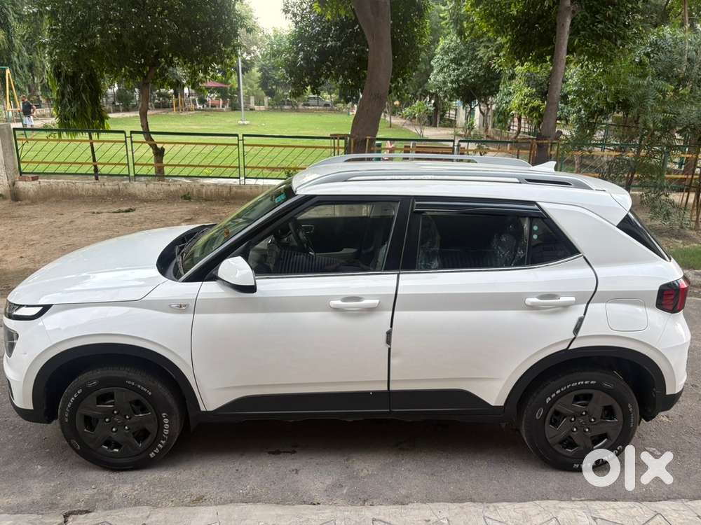 Hyundai Venue Petrol Mt 9000 Km 2025