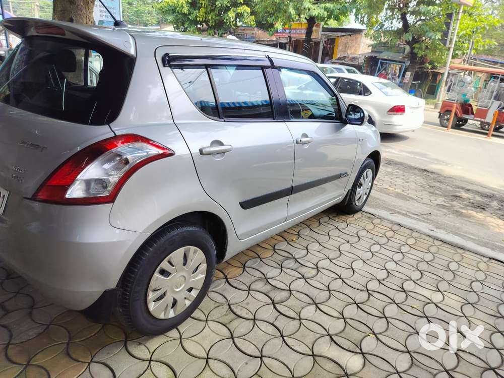 Maruti Suzuki Swift Vxi 1.2 Abs Bs-iv, 2013, Petrol