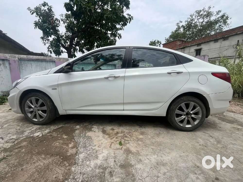 Hyundai Fluidic Verna 2013 Diesel 116430 Km Driven Urgent Sale