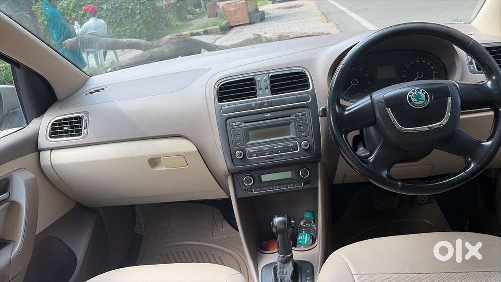 Skoda Rapid Elegance 2012
