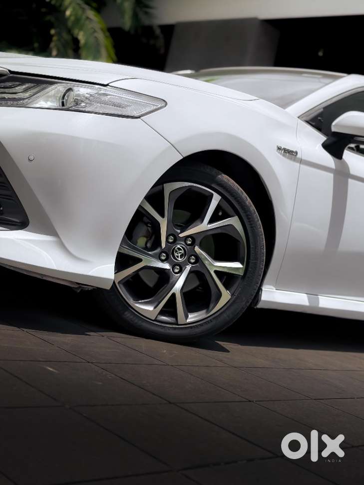 Toyota Camry [2019-ongoing] 2.5 Hybrid, 2019, Cng & Hybrids