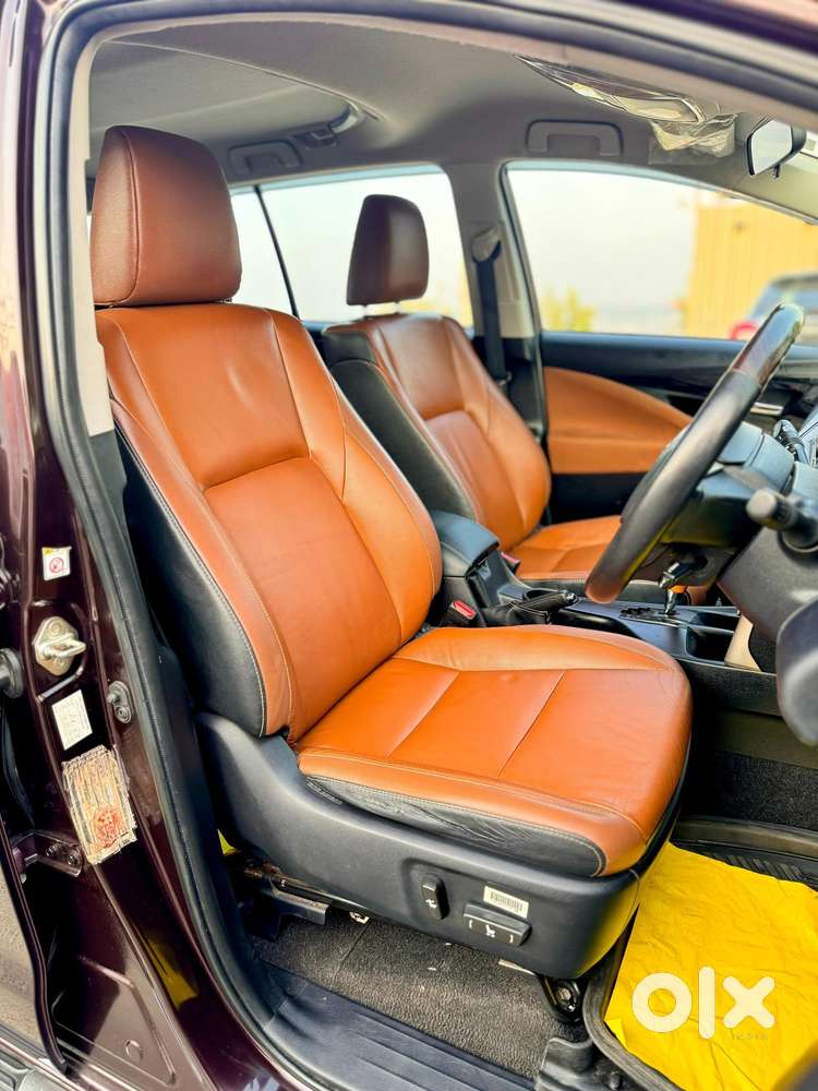 Toyota Innova Crysta 2.8 Zx At 7 Seater, 2016, Diesel