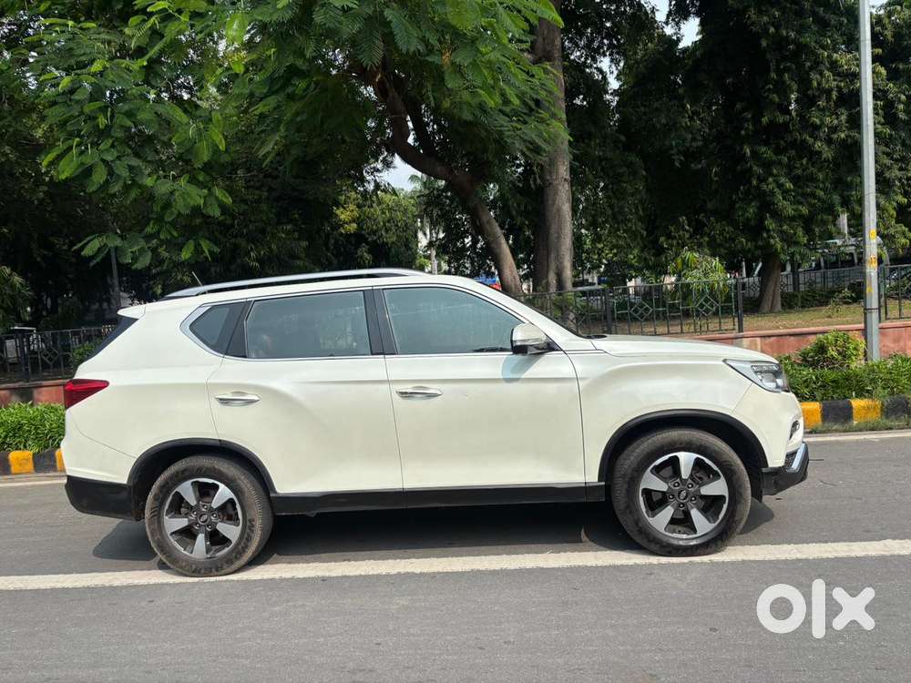 Mahindra Alturas G4 4wd At, 2019, Diesel