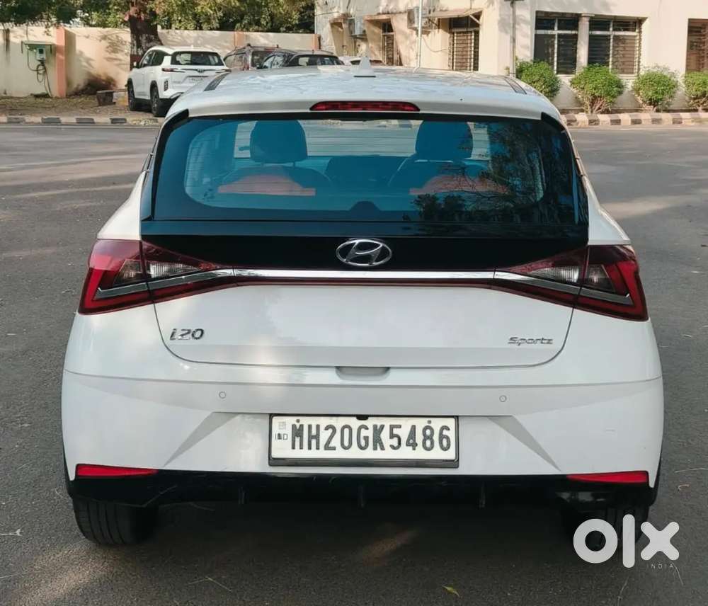 गाड़ी में कोई काम नहीं है गाड़ी Sirf 8200 Km चली है