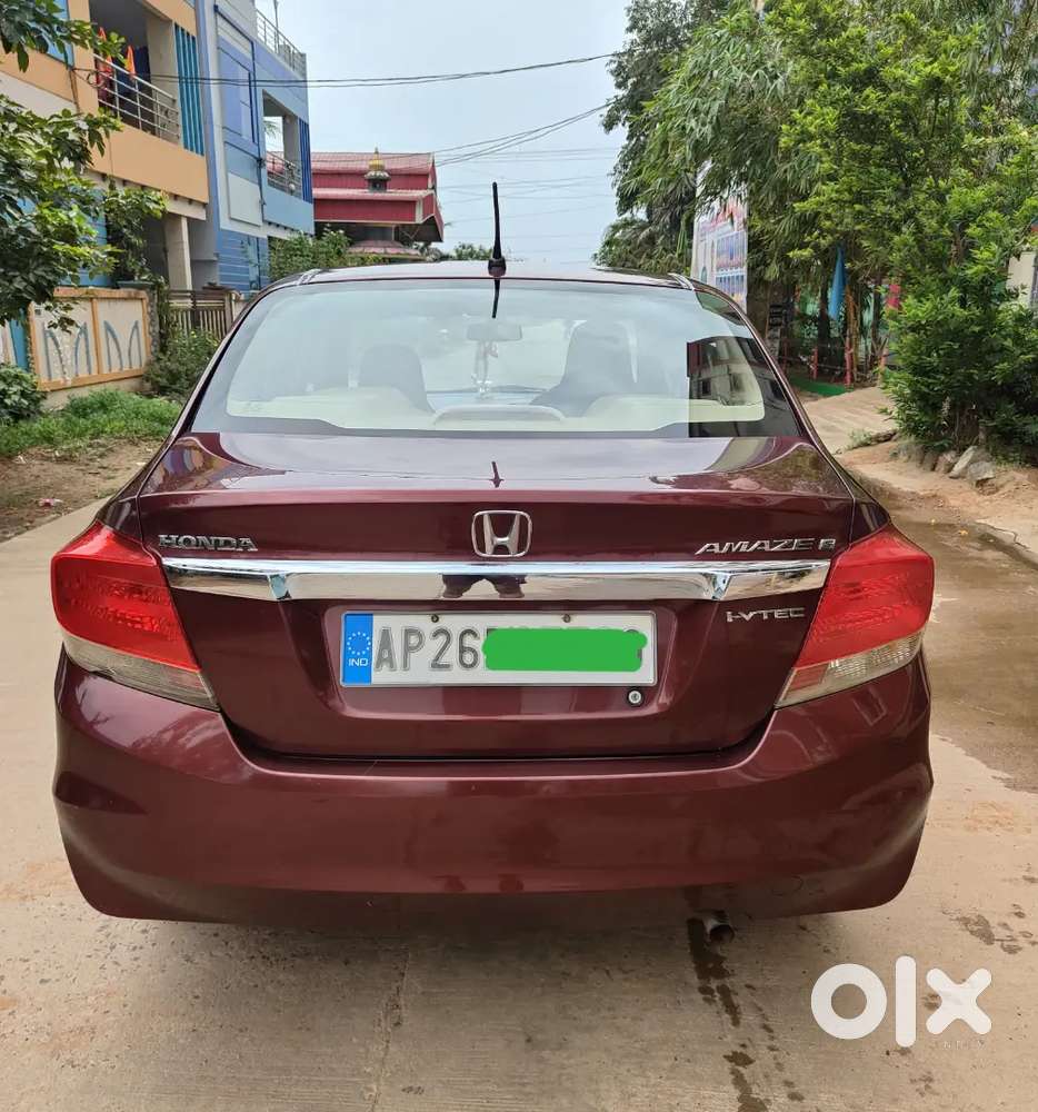 Honda Amaze 2014 Petrol 72000 Km Driven Well Maintained.