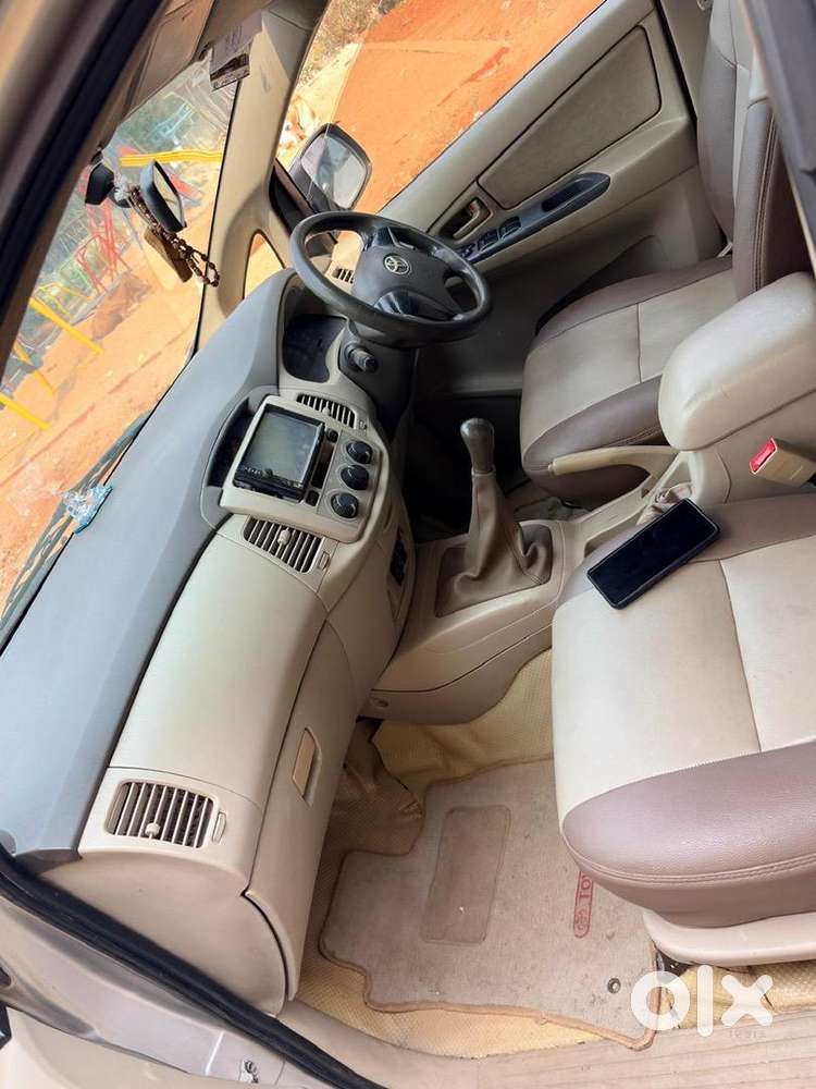 Toyota Innova 2012 Diesel 262000 Km Driven