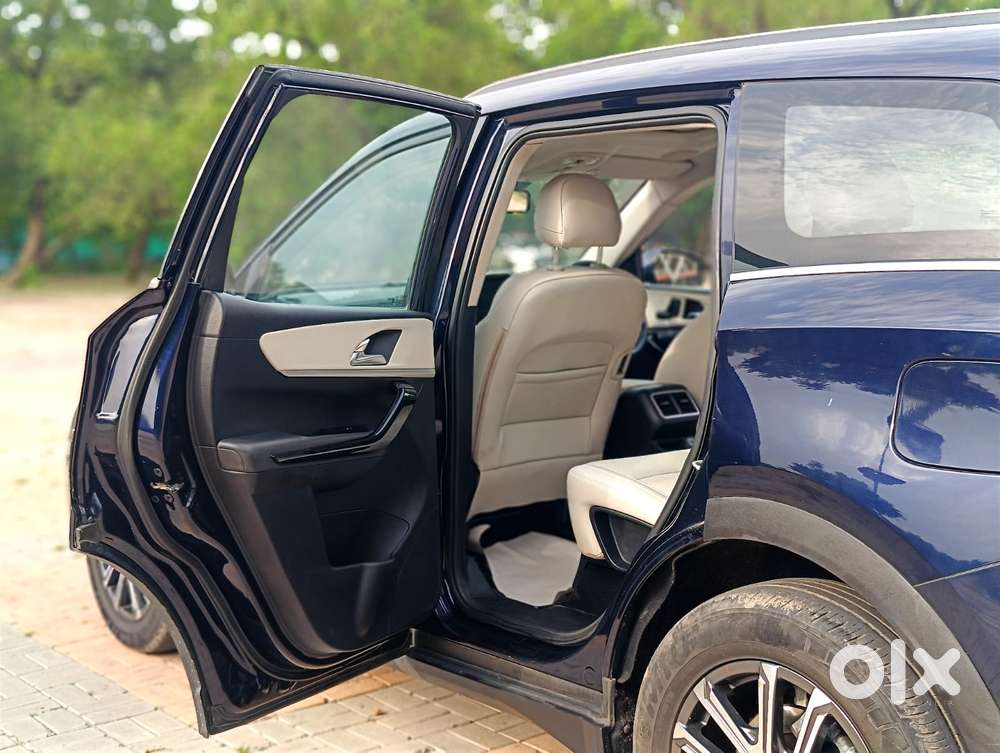 Mahindra Xuv700 2.0 Ax 7 Petrol At Luxury Pack Str, 2022, Petrol