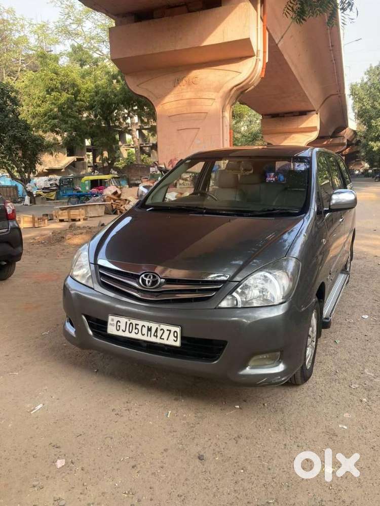 Toyota Innova 2004-2011 2.5 V Diesel 8-seater, 2010, Diesel