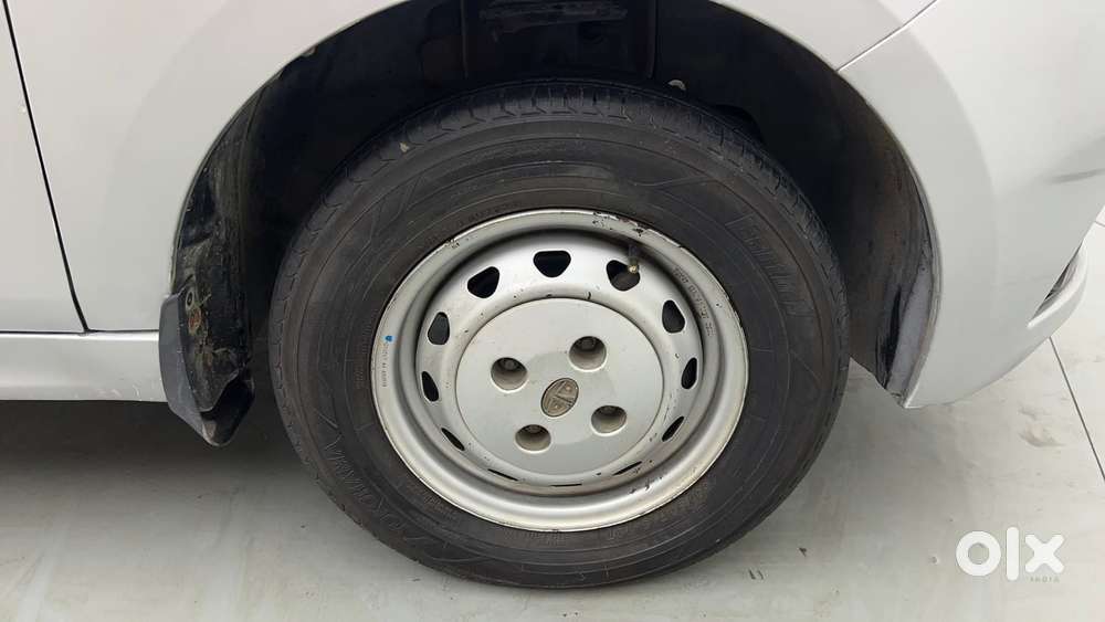 Tata Tiago 1.2 Revotron Xm, 2017, Petrol