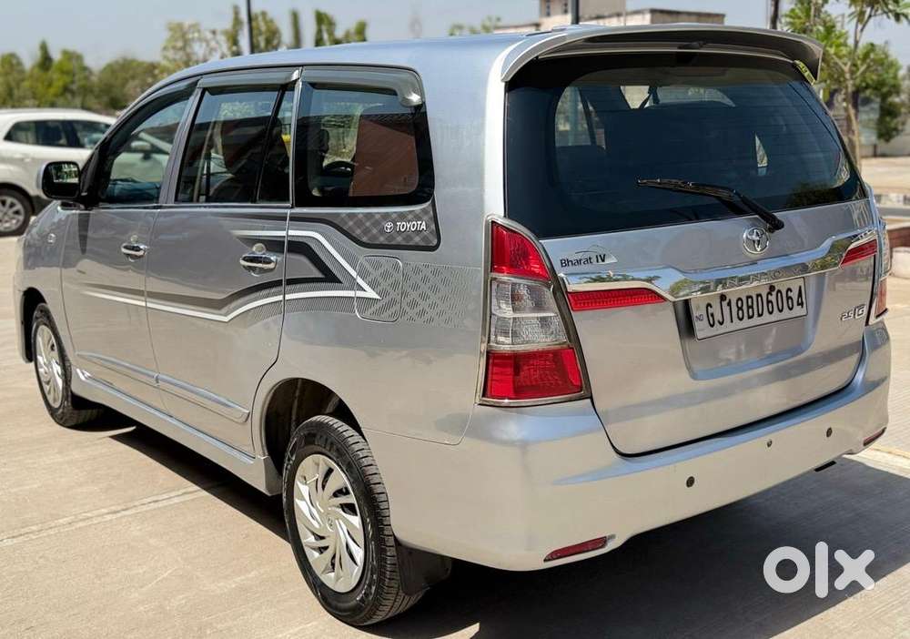 Toyota Innova 2015
