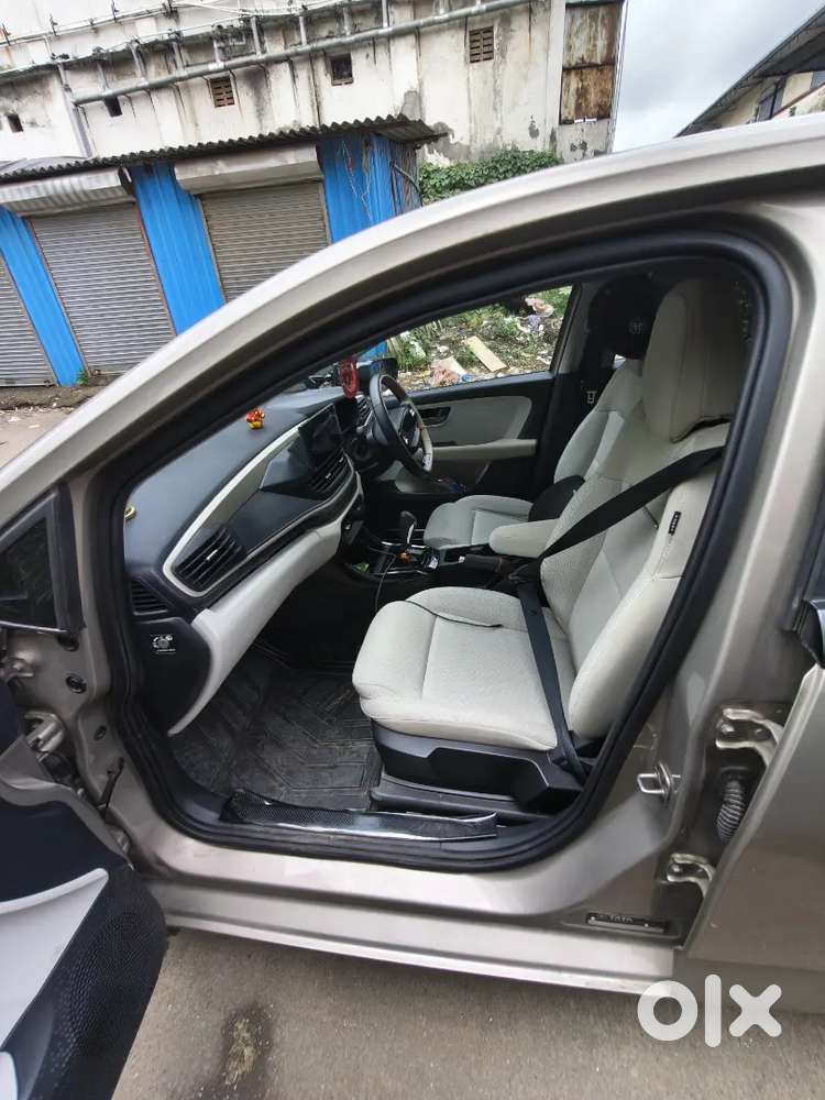Tata Altroz Creative Petrol Automatic 2025