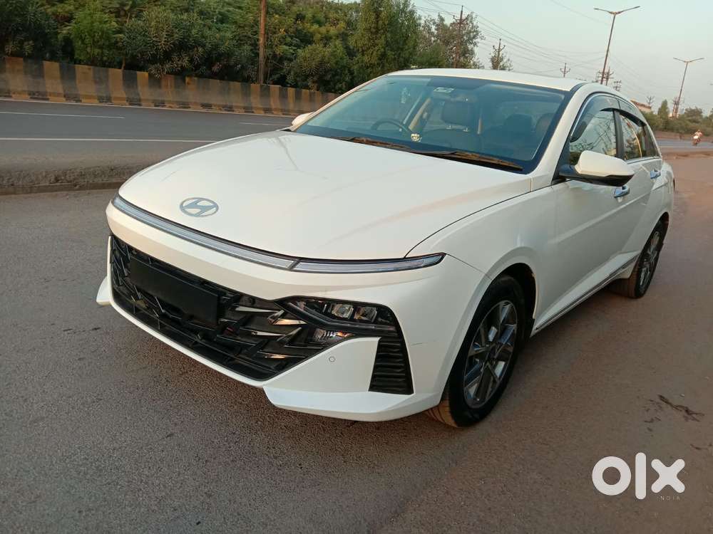Hyundai Verna 1.5 Mpi Mt Sx (o), 2024, Petrol