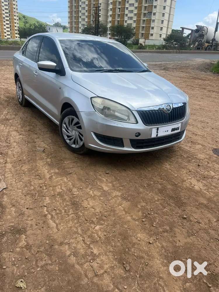 Skoda Rapid Elegance 2013