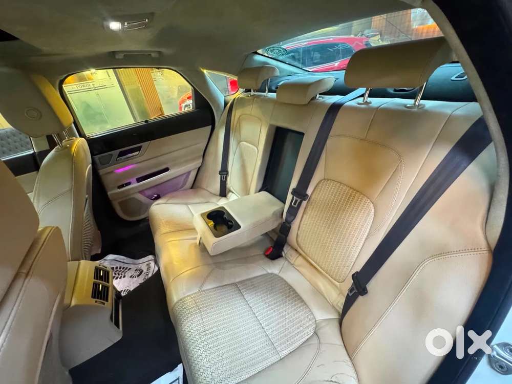 Jaguar Xf, 2019, Petrol