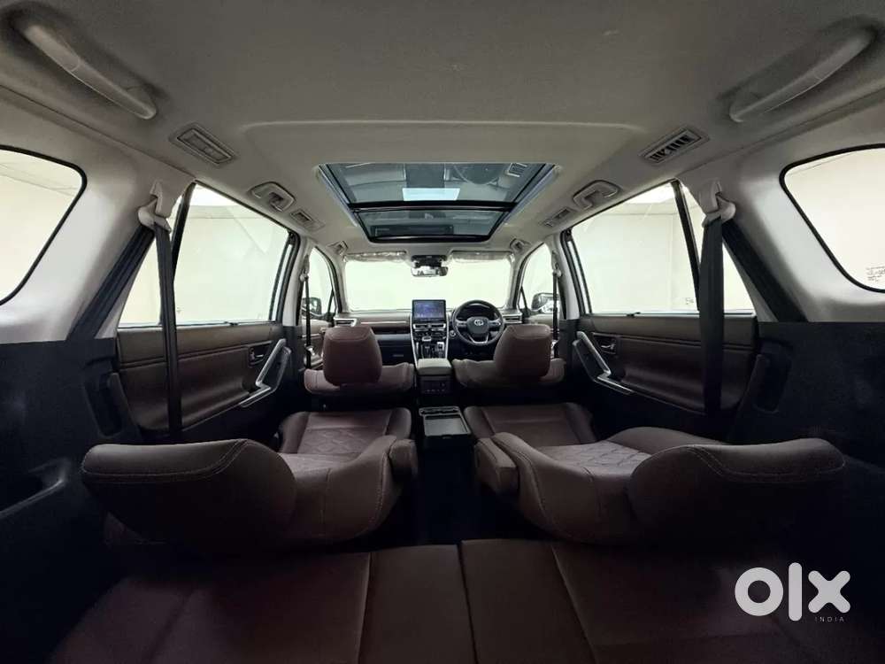 Toyota Innova Hycross 2.0 Zx Hybrid 7 Str, 2025, Petrol