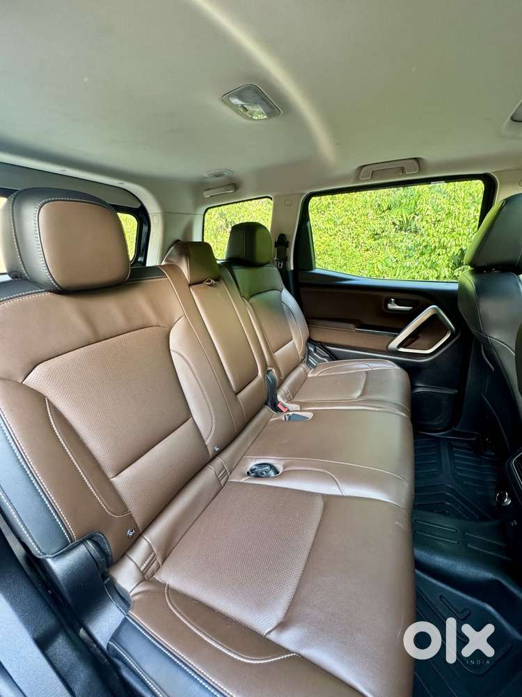 Mahindra Scorpio N Z8 Petrol At 7 Str, 2025, Petrol