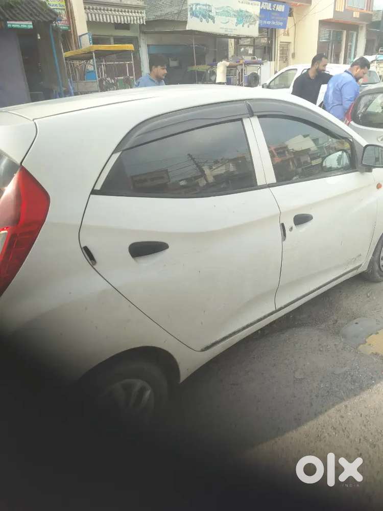 Hyundai Eon 2015 Petrol 130000 Km Driven Well Maintained