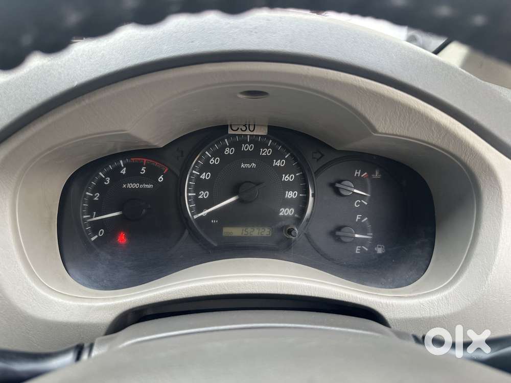 Toyota Innova 2.5 G (diesel) 8 Seater, 2012, Diesel