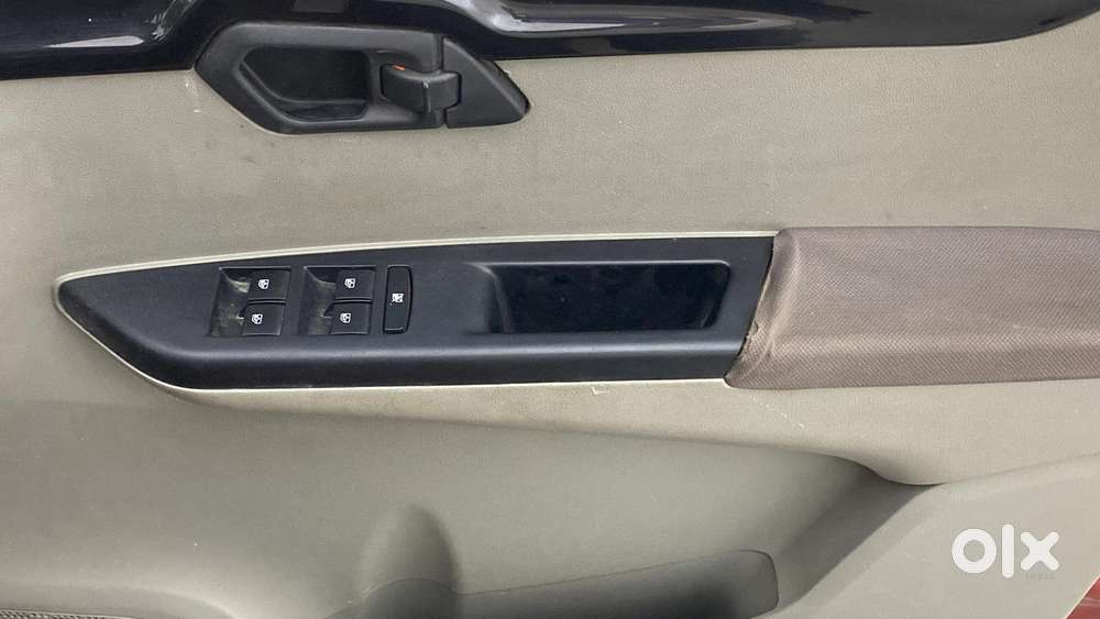 Mahindra Kuv 100 2016-2017 Mfalcon G80 K8, 2016, Petrol