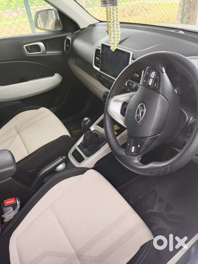 Hyundai Venue 2024 Petrol 11000 Km Driven