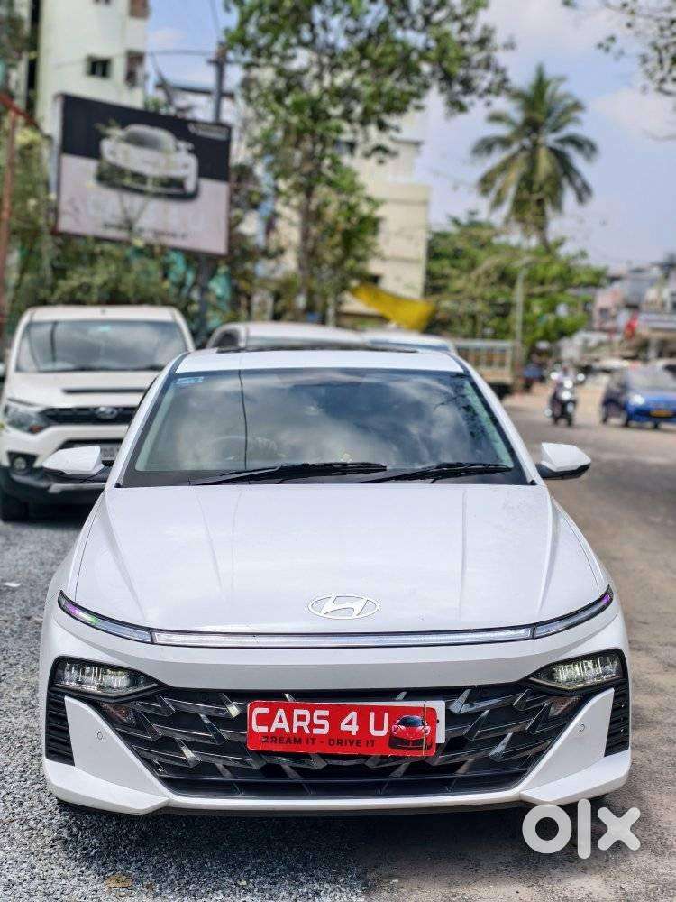 Hyundai Verna 1.5 Mpi Mt Sx (o), 2024, Petrol