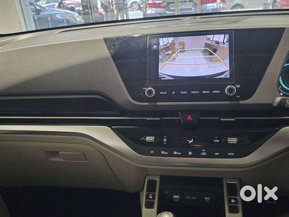 Kia Carens 1.4 Prestige Plus Turbo 7 Str, 2023, Petrol