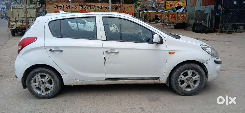 Hyundai I20 Magna | Petrol + Company-fitted Cng | Good Condition