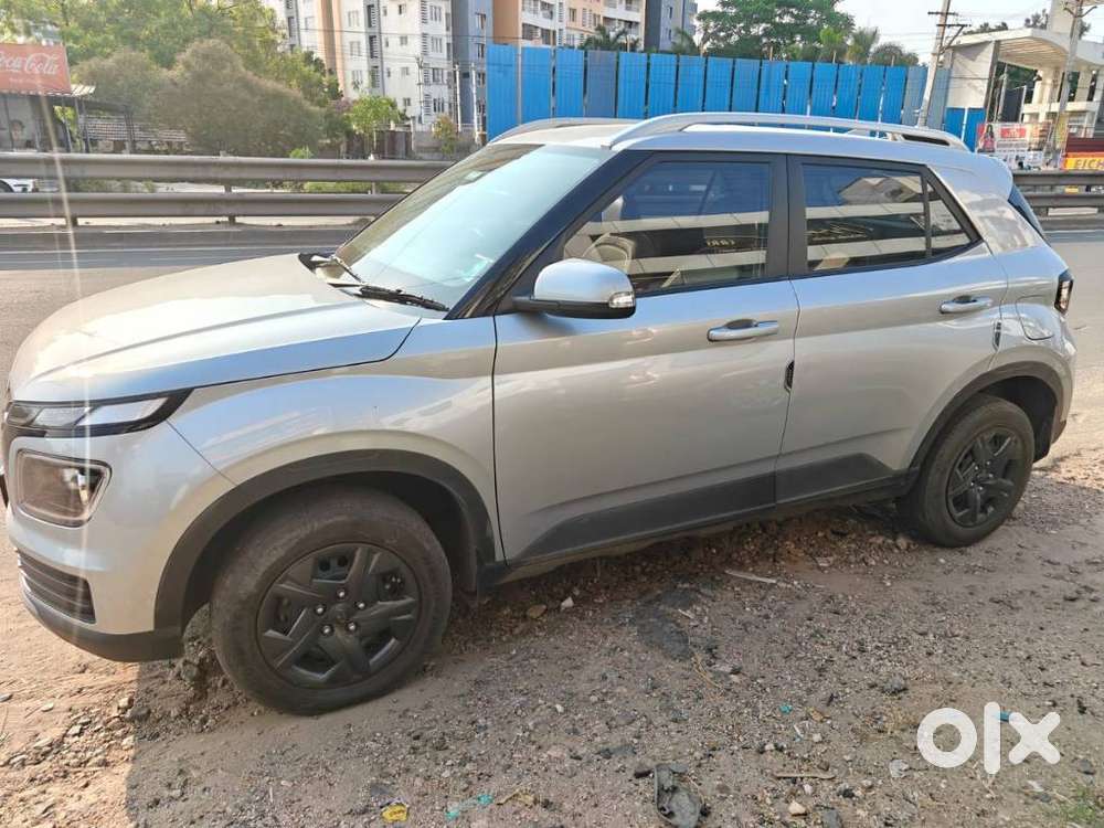 Hyundai Venue S Plus Mt 1.2 Kappa, 2023, Petrol