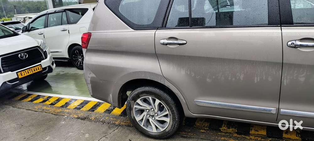 Toyota Innova Crysta 2024