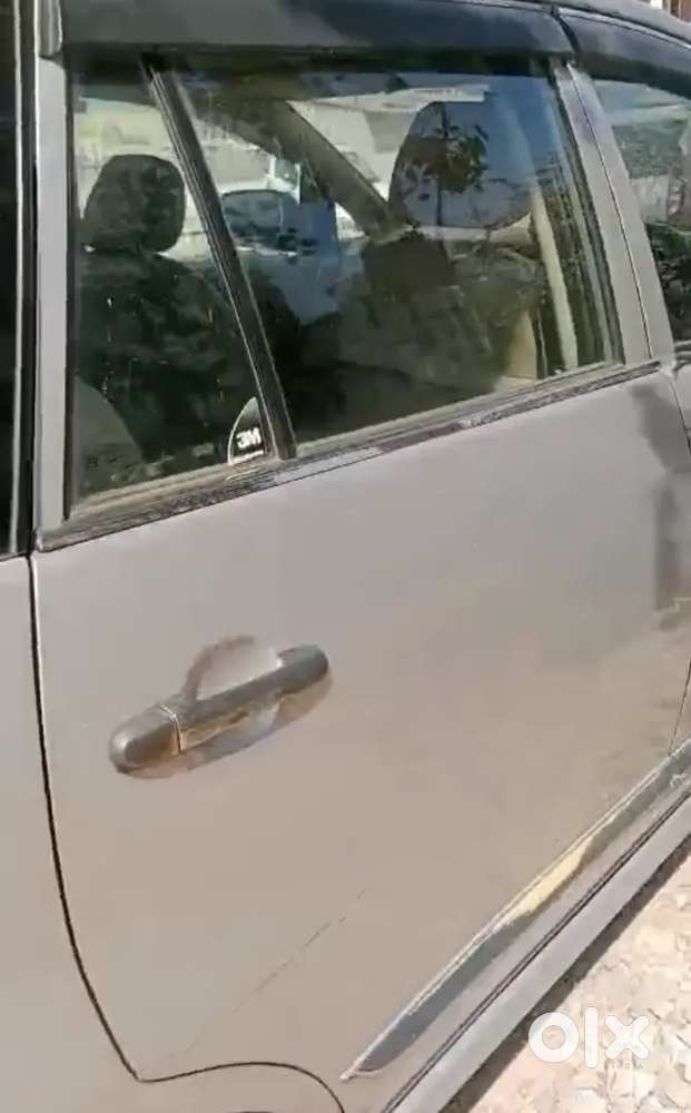 Toyota Innova 2013 Diesel 200000 Km Driven