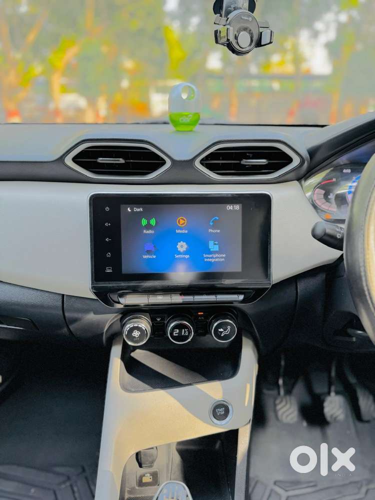 Nissan Magnite 1.0 Xv, 2022, Petrol