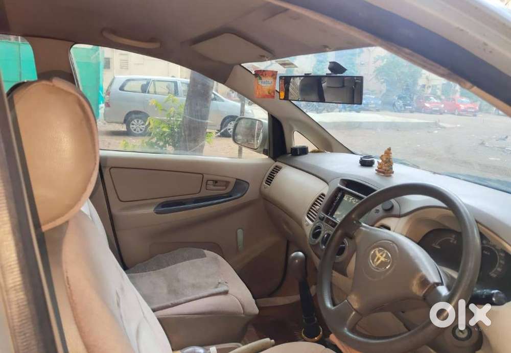 Toyota Innova 2.5 G1 Diesel 8-seater, 2006, Diesel