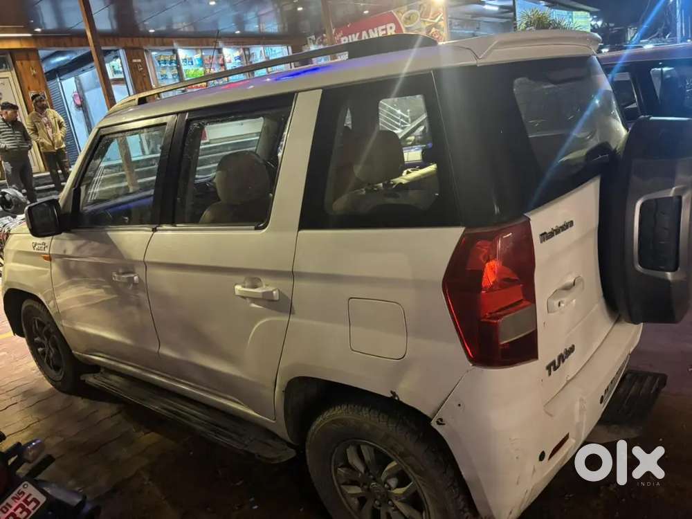 Mahindra Tuv 300 2019 Amt