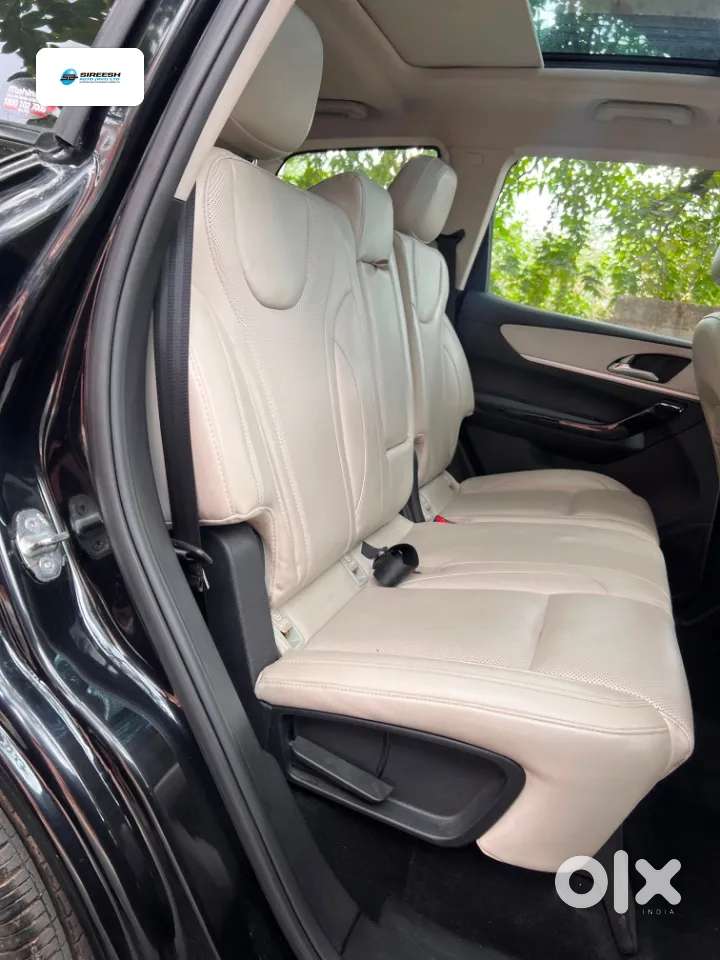 Mahindra Xuv700 2.0 Ax 7 Petrol At Luxury Pack Str, 2024, Petrol