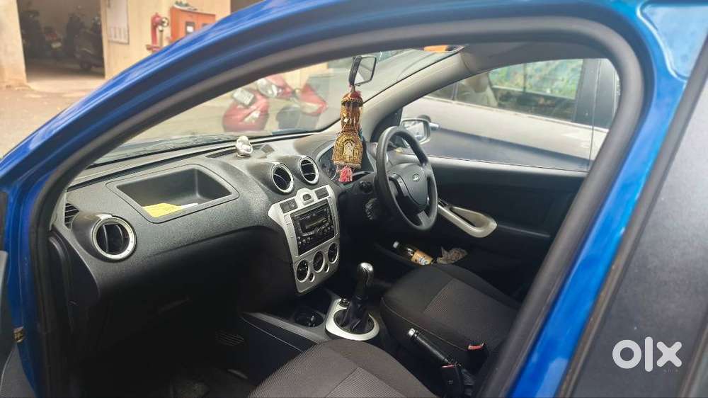 Ford Figo 2012 Petrol 40000 Km Driven